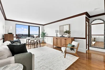 85 E India Row #8A