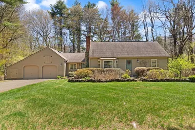 11 Hemlock Rd