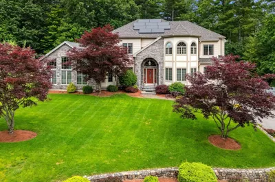 16 Woodberry Way