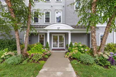 17 Morgan Drive #207 1
