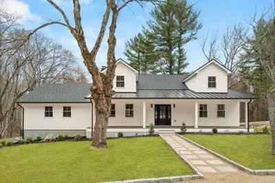 61 Meadowbrook Road 1
