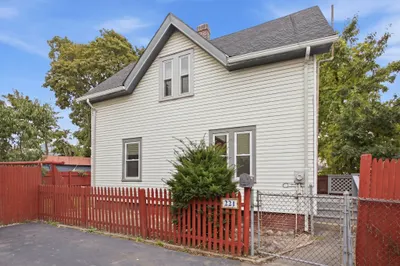 221 Chatham St 1