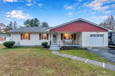 166 Montgomery Rd