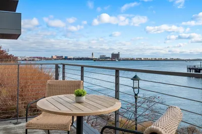 300 Pier 4 Blvd #2E