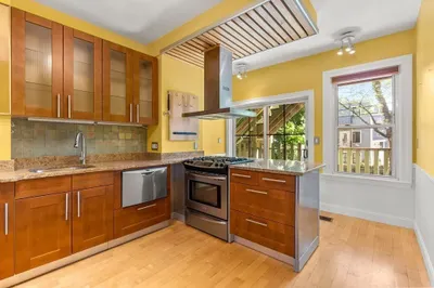 38 Woodward St #1