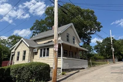 115 Town Hill St