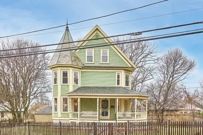 82 Washington St 1