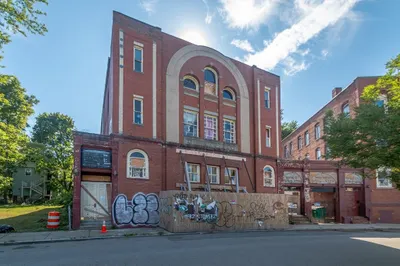 15 Otisfield St 1