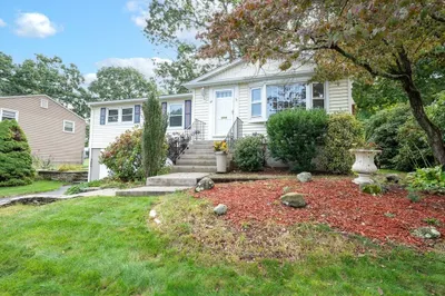 38 Monmouth Dr 1