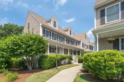 7 Dewey Street #2