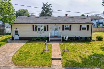 95 Evergreen Ave 1