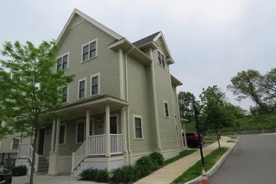 53 Edgewood St #53