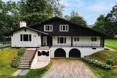 14 East Hawley Rd 1