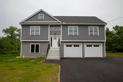 572 Wheelwright Rd 1