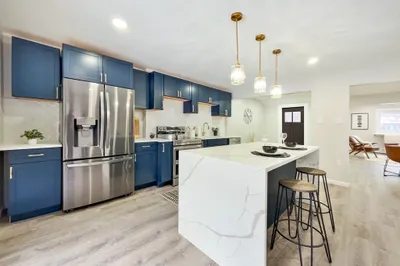 46 Holland Dr 1