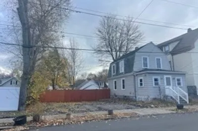 44 Parkland Ave 1