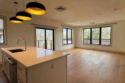 1025 Massachusetts Ave #302