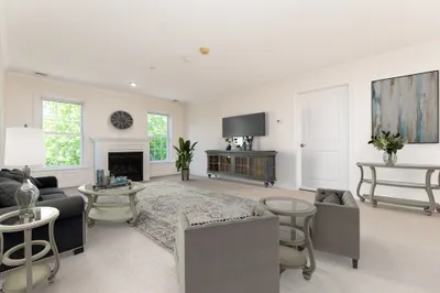 8 Crowninshield St #312