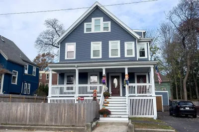 62 Lyndhurst St #2