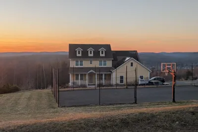 456 Ridge Rd 1