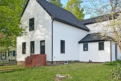 10 Bigelow St