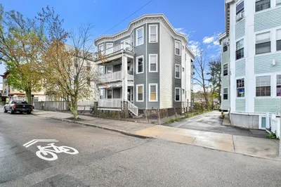 349 Adams St #3