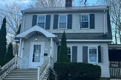 99 Villa St