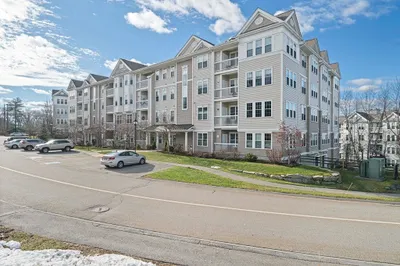 11 Morgan Dr #209