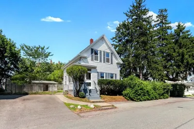 12 Lookout St