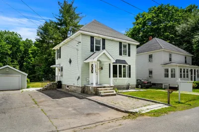 17 Maple St 1