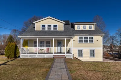63 Independence St 1