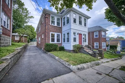 17 Charlemont St #1 1