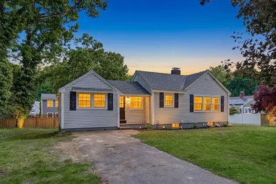 95 Circle Dr 1