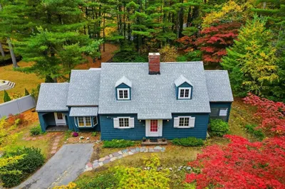 82 Hillcrest Parkway