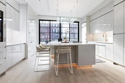 158 W Canton St 1