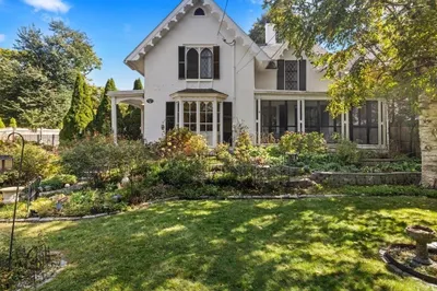 92 Old River Place 1