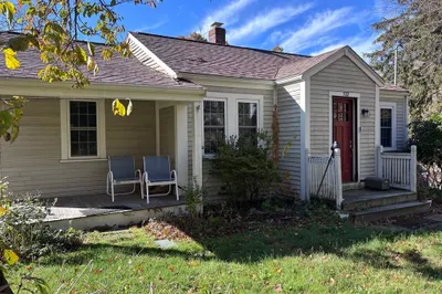 722 Main St 1