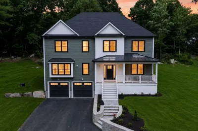 30 Mendon St 1