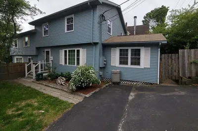 37 Ekman St