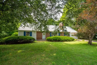 3 Brookside Circle