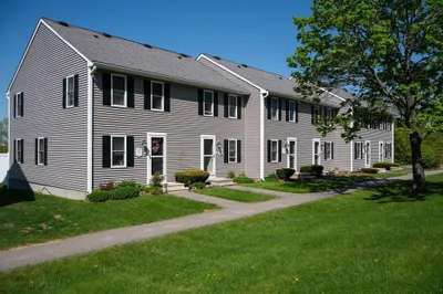 112 Olde Colonial Dr #3 1