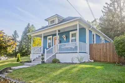 27 Goodwin St