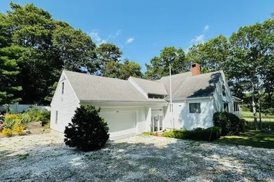 106 Waterside Dr 1