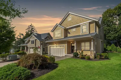 11 Ponybrook Lane