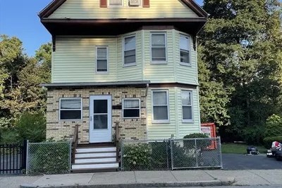 88 Alexander St 1