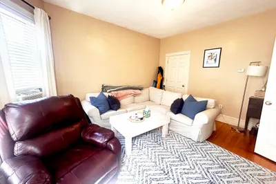 3 Kenney St #1