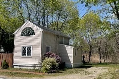 218 Stockbridge Rd