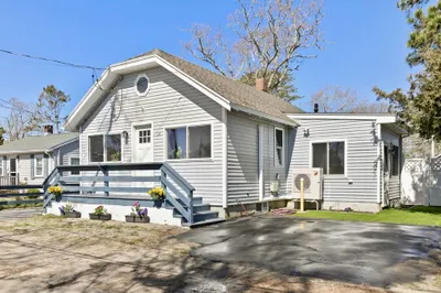 18 Howard St 1