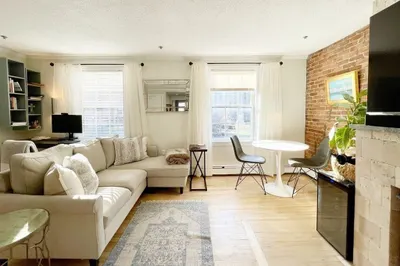 4 Derne St #4