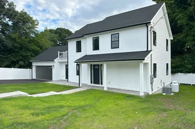 15 Lakeside Dr 1